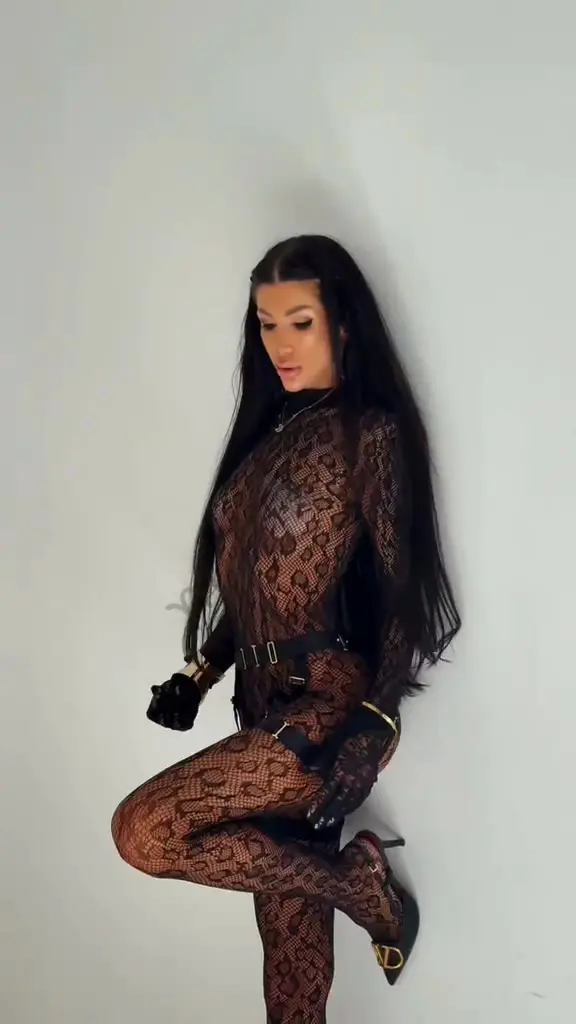 Kira Blaze photo 1